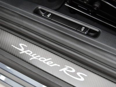 2025 Porsche 718 SPYDER thumbnail 19