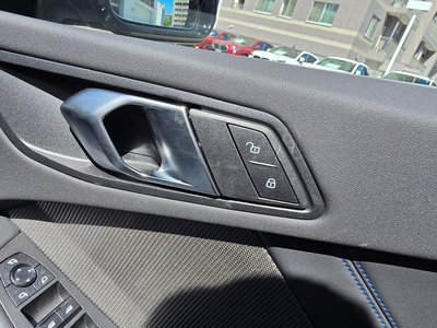 2025 BMW 1 SERIES thumbnail 33