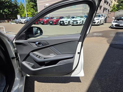 2025 BMW 1 SERIES thumbnail 32