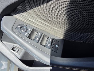 2025 BMW 1 SERIES thumbnail 35