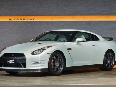 2011 Nissan GT-R 照片 1