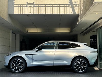 2022 Aston Martin DBX — фото 4