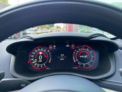 2022 Aston Martin DBX — миниатюра 50