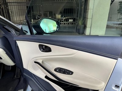 2022 Aston Martin DBX — миниатюра 35