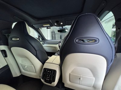 2022 Aston Martin DBX — миниатюра 41
