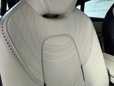 2022 Aston Martin DBX — миниатюра 30