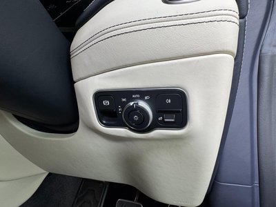 2022 Aston Martin DBX — миниатюра 32