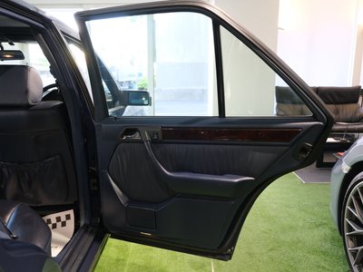 صورة 13 لـ 1993 Mercedes-BENZ E-CLASS