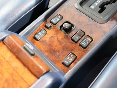 صورة 26 لـ 1993 Mercedes-BENZ E-CLASS