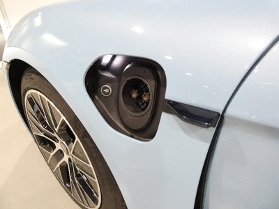 صورة 17 لـ 2021 Porsche TAYCAN