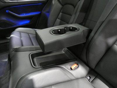 صورة 58 لـ 2021 Porsche TAYCAN