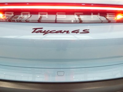 صورة 68 لـ 2021 Porsche TAYCAN