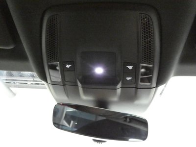 صورة 33 لـ 2021 Porsche TAYCAN