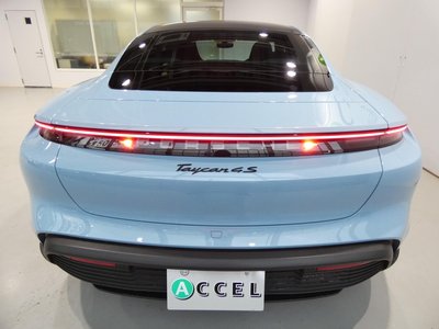 صورة 19 لـ 2021 Porsche TAYCAN