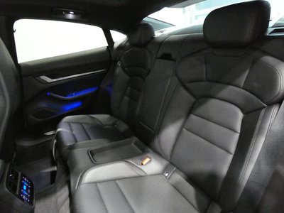 صورة 57 لـ 2021 Porsche TAYCAN