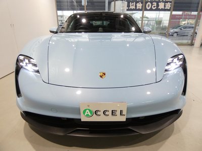 صورة 18 لـ 2021 Porsche TAYCAN
