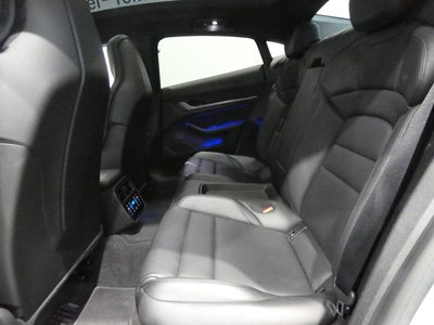 صورة 8 لـ 2021 Porsche TAYCAN