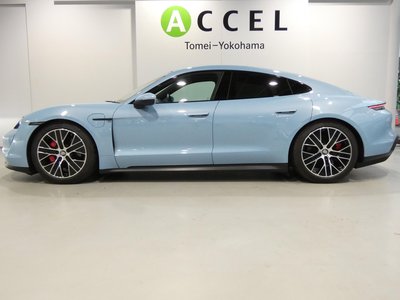 صورة 6 لـ 2021 Porsche TAYCAN