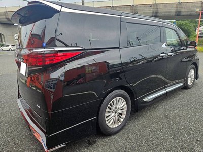 2025 Toyota ALPHARD photo 11
