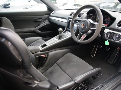 2016 Porsche CAYMAN photo 10