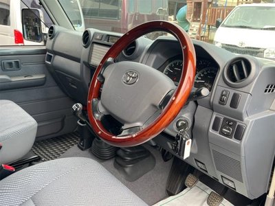 2015 Toyota LAND CRUISER 70 — фото 16