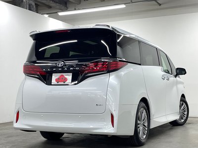2026 Toyota ALPHARD — фото 3
