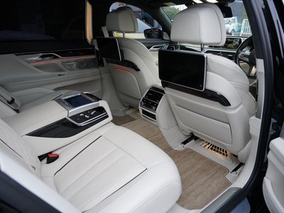 2019 BMW 7 SERIES photo 14