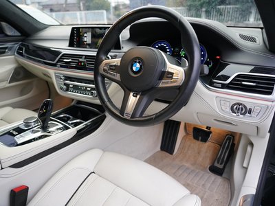 2019 BMW 7 SERIES photo 8
