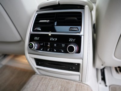 2019 BMW 7 SERIES thumbnail 18