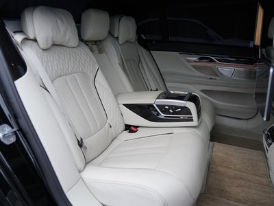 2019 BMW 7 SERIES photo 15