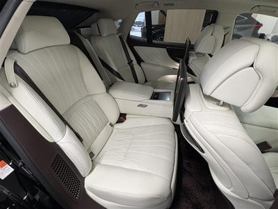 2017 Lexus LS thumbnail 30