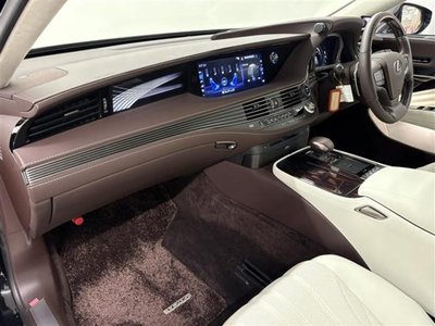 2017 Lexus LS thumbnail 27