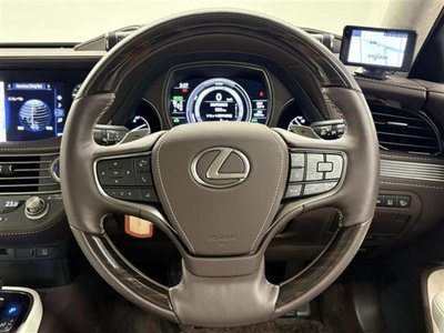 2017 Lexus LS photo 15