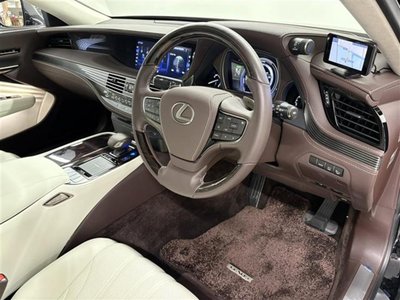2017 Lexus LS thumbnail 25