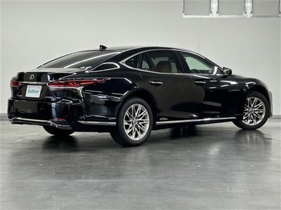2017 Lexus LS thumbnail 39
