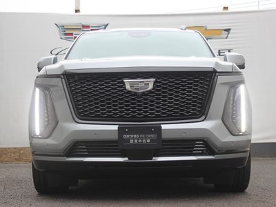 2025 Cadillac ESCALADE photo 2