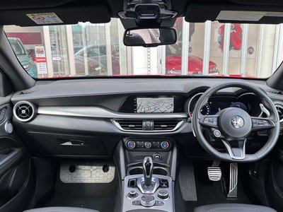 صورة 16 لـ 2023 ALFA Romeo STELVIO