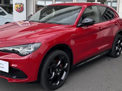 صورة 9 لـ 2023 ALFA Romeo STELVIO