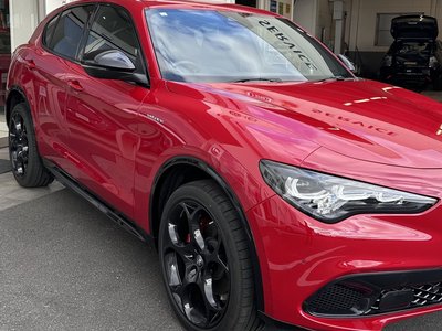 صورة 10 لـ 2023 ALFA Romeo STELVIO
