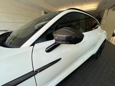 صورة 18 لـ 2024 Aston Martin DBX
