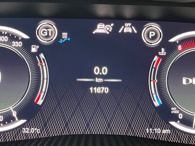 صورة 31 لـ 2024 Aston Martin DBX