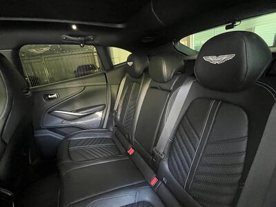صورة 46 لـ 2024 Aston Martin DBX