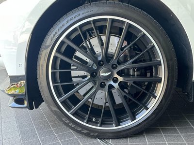 صورة 17 لـ 2024 Aston Martin DBX