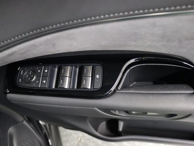 2025 Lexus LM thumbnail 19