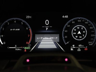 2025 Lexus LM thumbnail 23