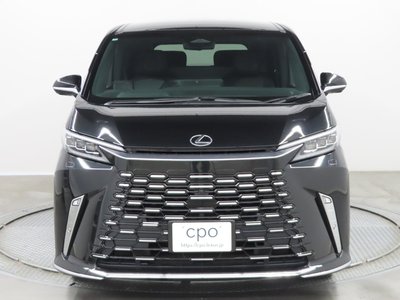 2025 Lexus LM photo 4