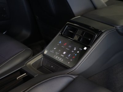 2025 Porsche PANAMERA thumbnail 18