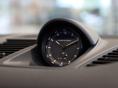 2025 Porsche PANAMERA photo 16