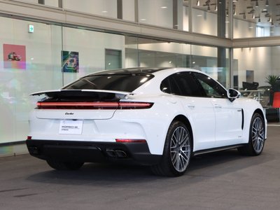 2025 Porsche PANAMERA photo 7