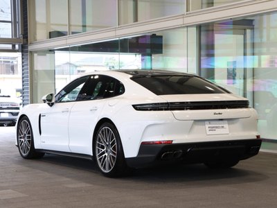 2025 Porsche PANAMERA photo 5